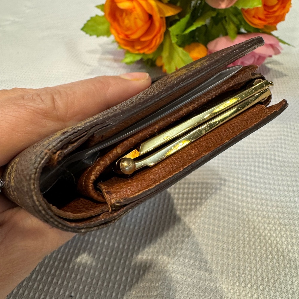 Authentic Louis Vuitton kisslock wallet - Picture 7 of 11